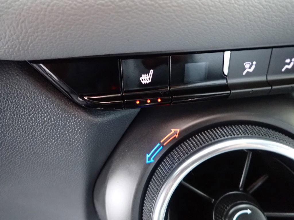 Used 2019 Chevrolet Blazer LT image 4