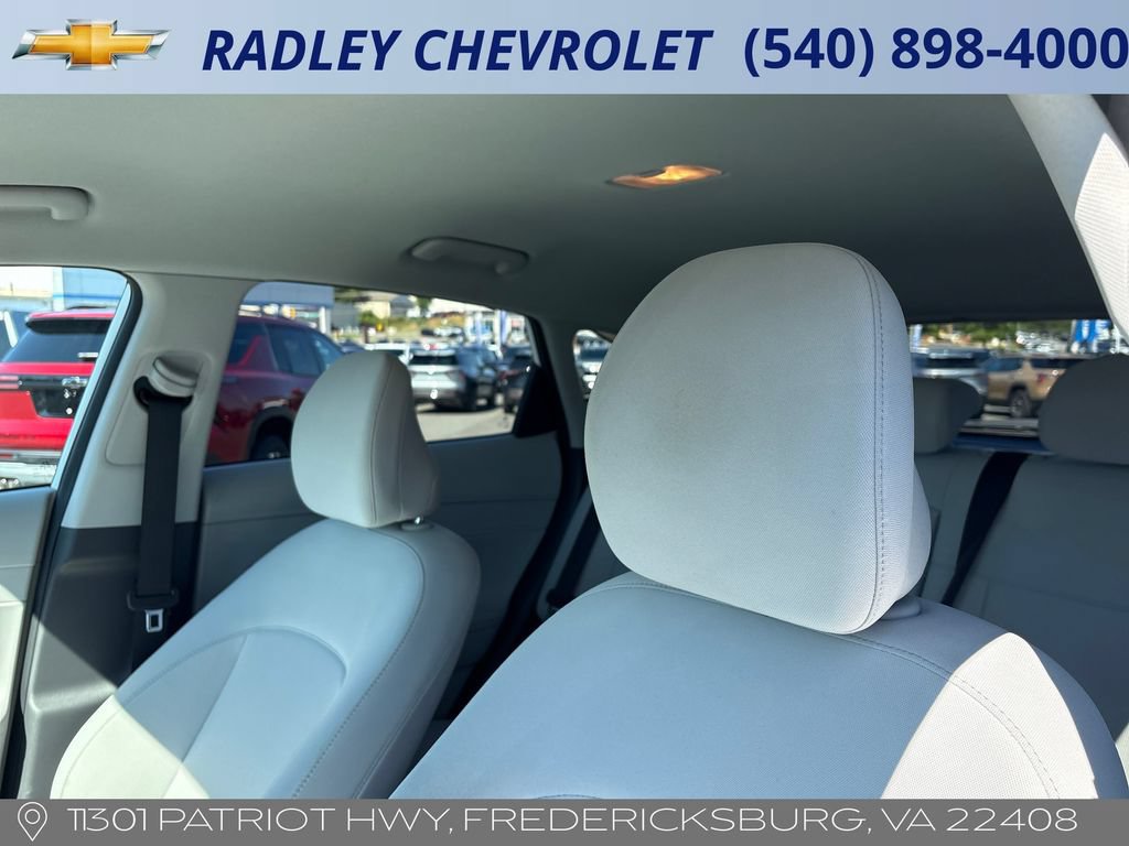 Used 2025 Hyundai Kona SEL FWD image 2