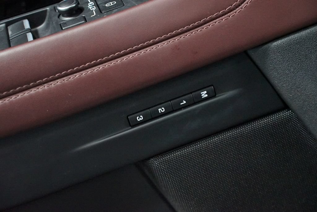 Used 2020 Land Rover Range Rover Evoque R-Dynamic SE AWD/4WD image 34