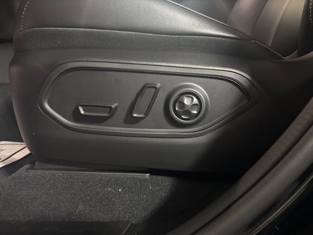 New 2025 Jeep Grand Cherokee Limited w/ Black Appearance Package image 21