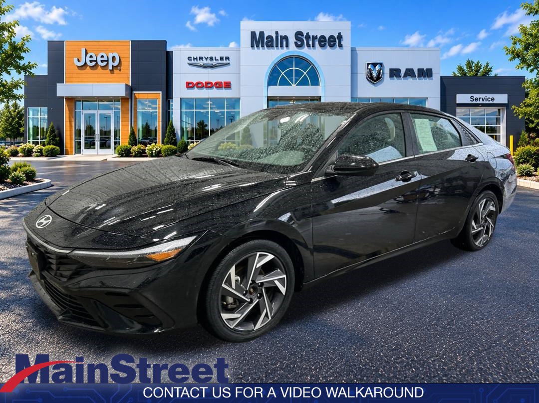 Used 2025 Hyundai Elantra SEL FWD image 1