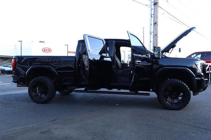 Used 2025 GMC Sierra 3500 Denali Ultimate image 36