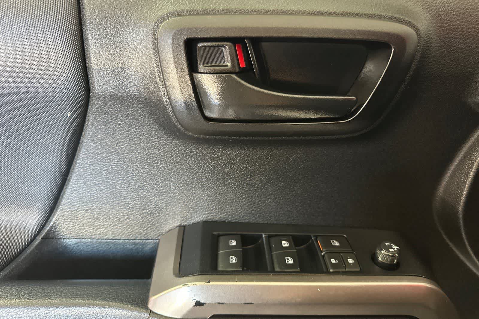 Used 2021 Toyota Tacoma SR5 w/ Trail Edition AWD/4WD image 13