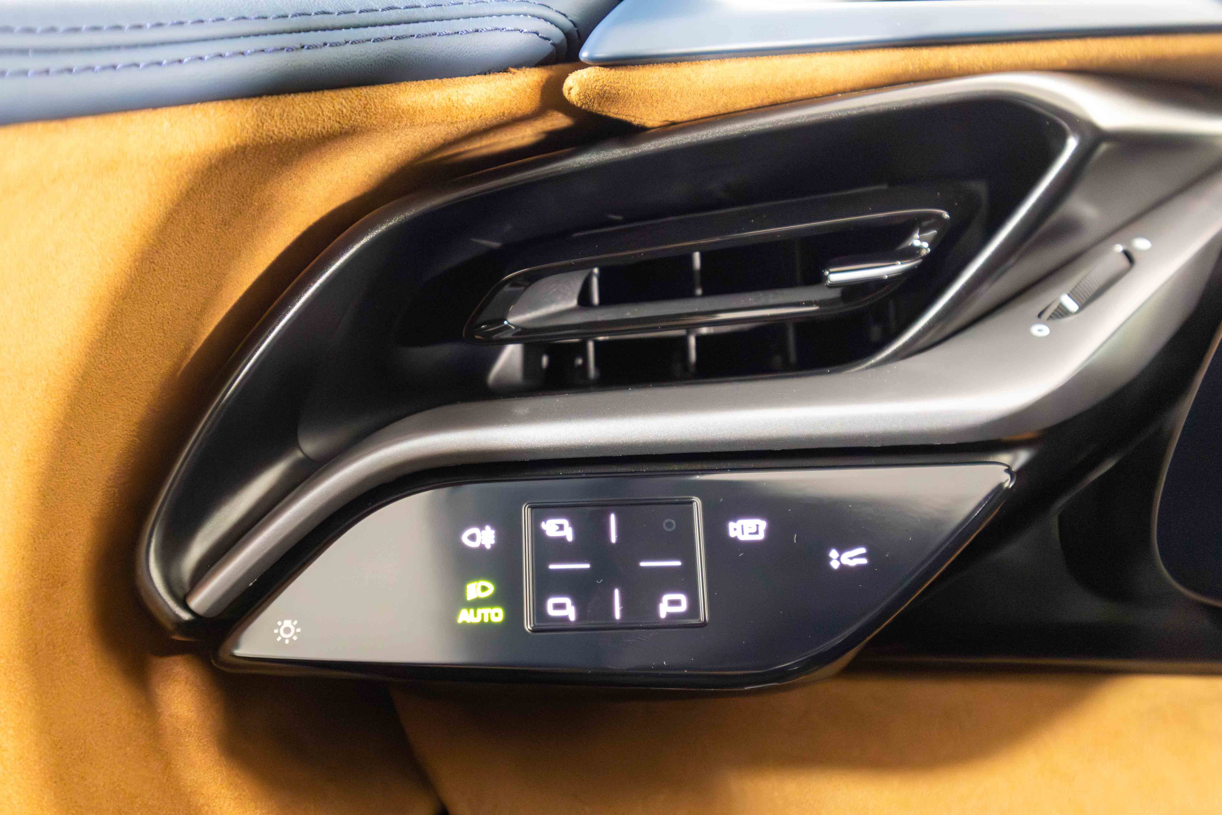 Certified 2023 Ferrari SF90 Stradale Coupe image 25