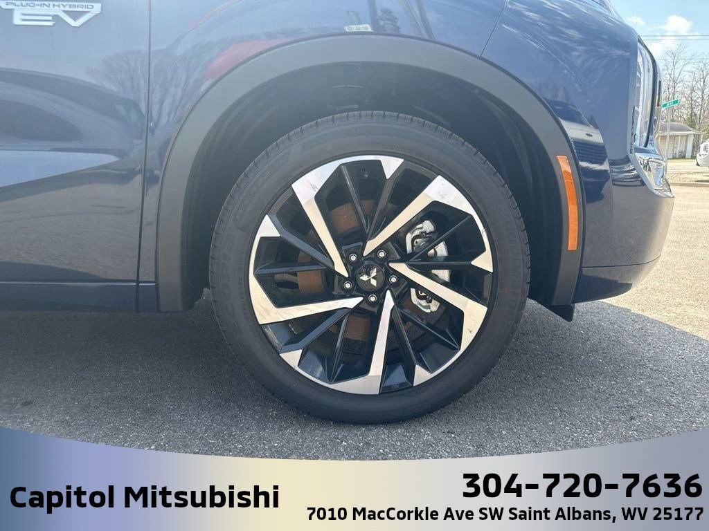 New 2025 Mitsubishi Outlander SEL image 11