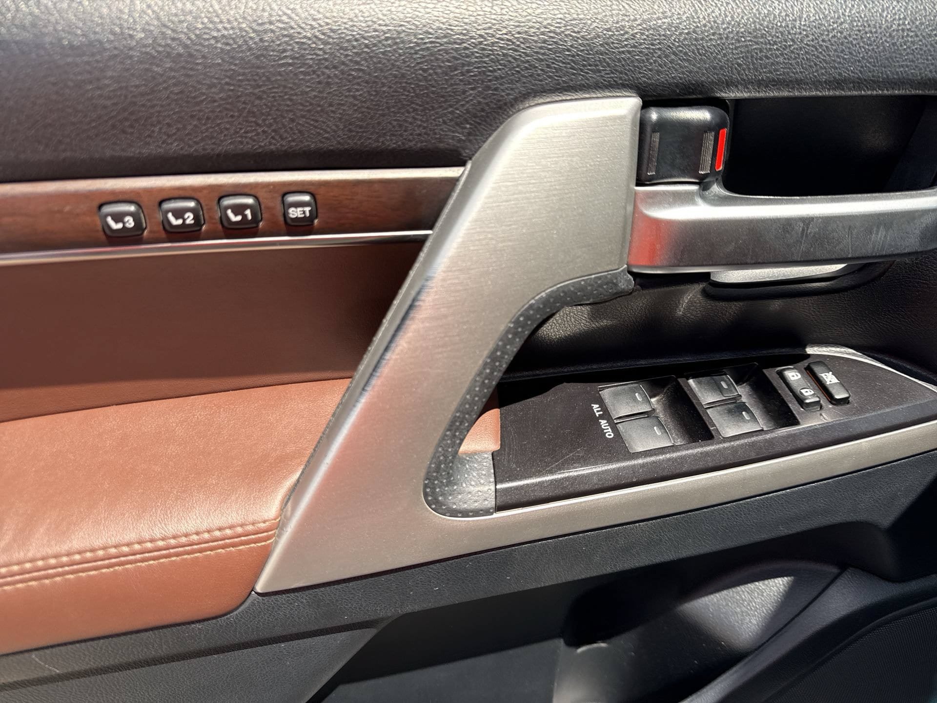 Certified 2019 Toyota Land Cruiser AWD/4WD image 15