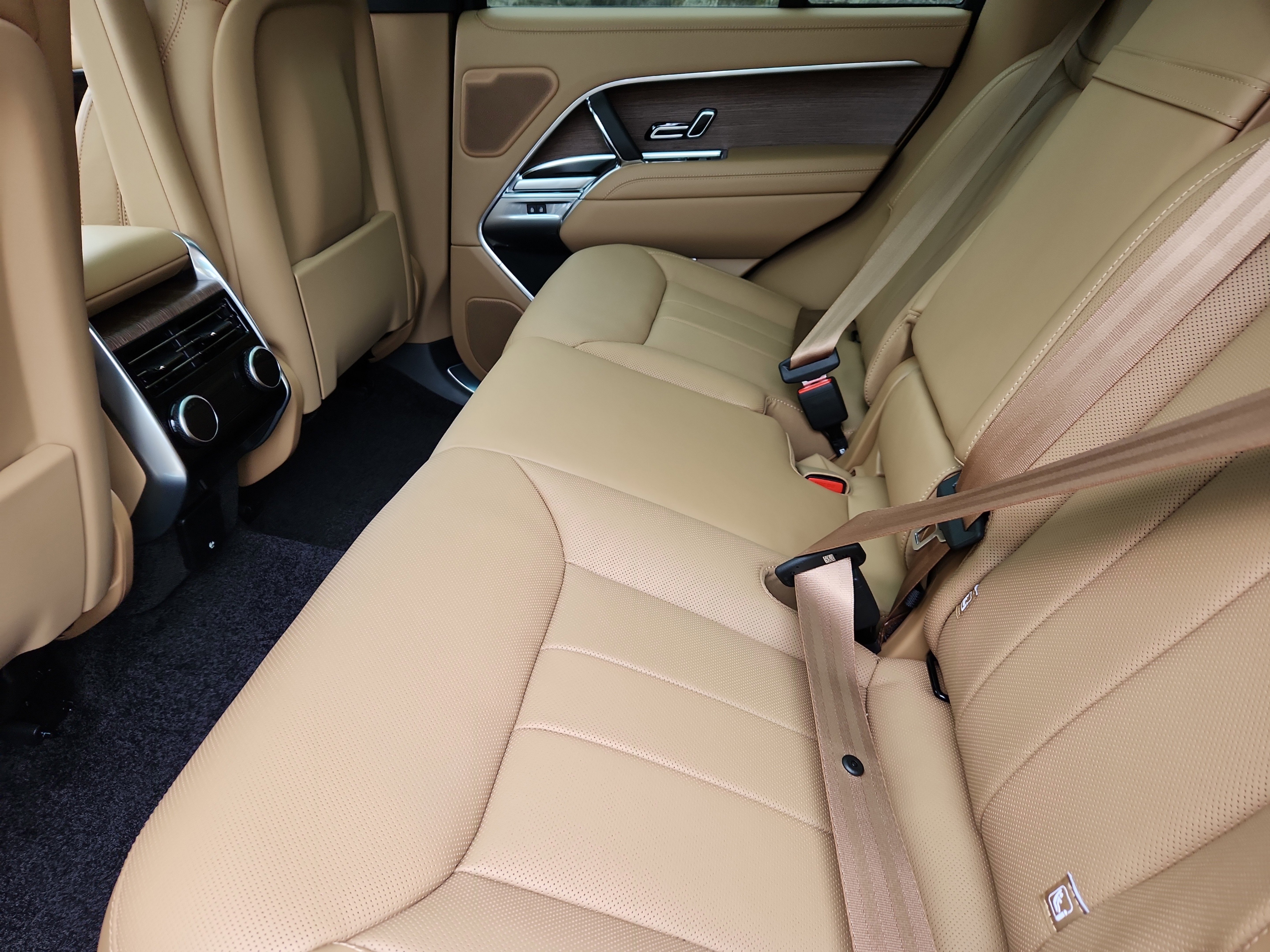 New 2025 Land Rover Range Rover SE image 5