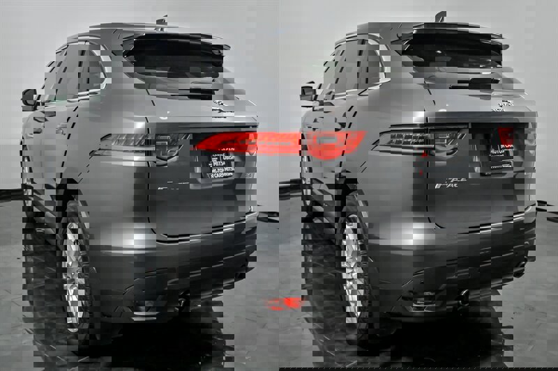 Used 2017 Jaguar F-PACE Prestige image 8