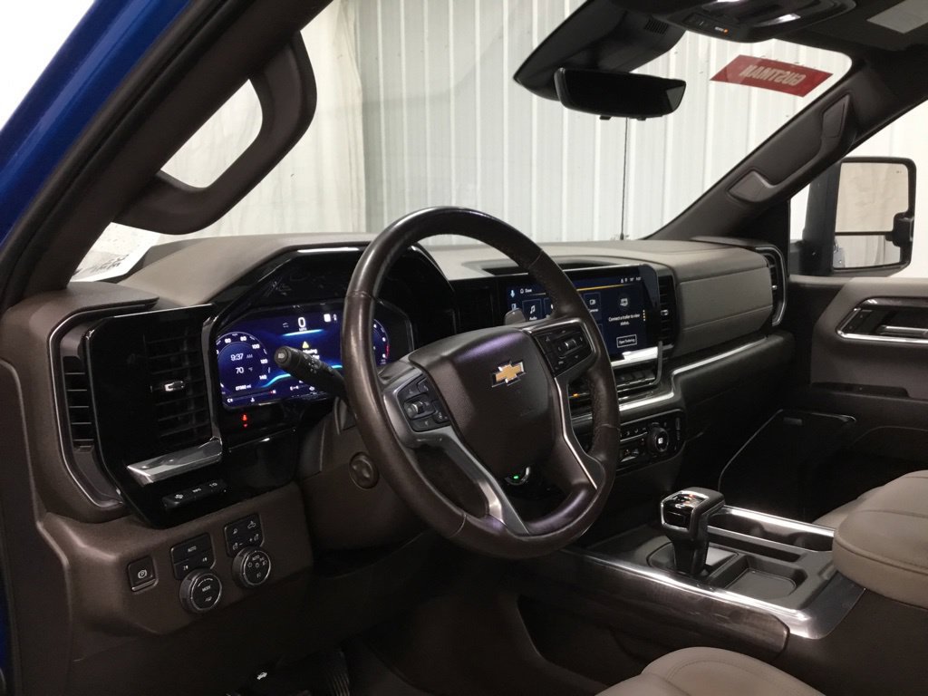 Used 2023 Chevrolet Silverado 1500 LTZ w/ Technology Package AWD/4WD image 13