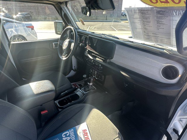 Used 2025 Jeep Gladiator Sport image 6