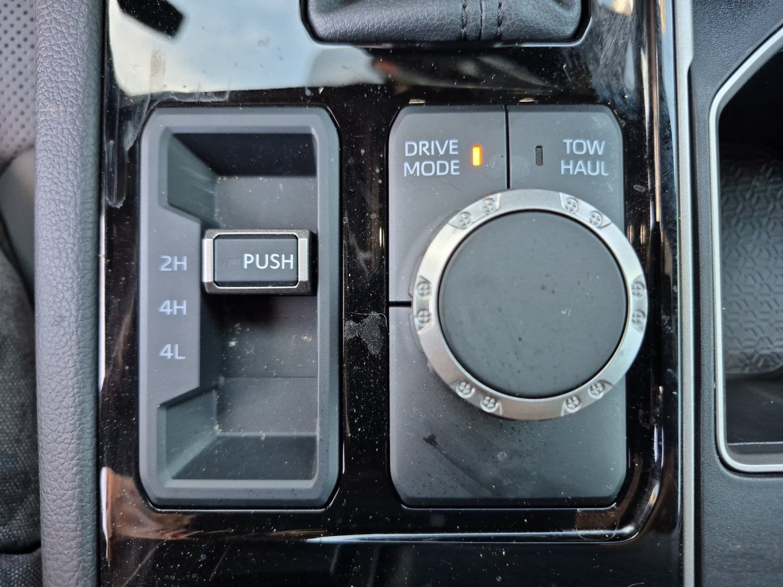 Used 2025 Toyota Tundra Limited AWD/4WD image 33