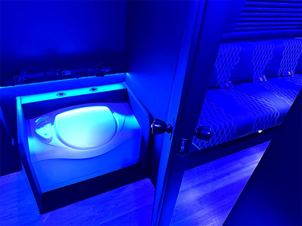 Used 2024 Mercedes-Benz Sprinter 3500 image 5