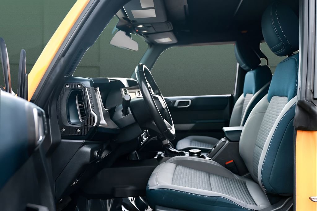 Used 2022 Ford Bronco Outer Banks image 2