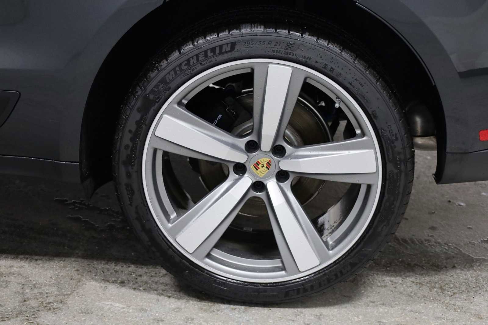 New 2026 Porsche Macan image 38