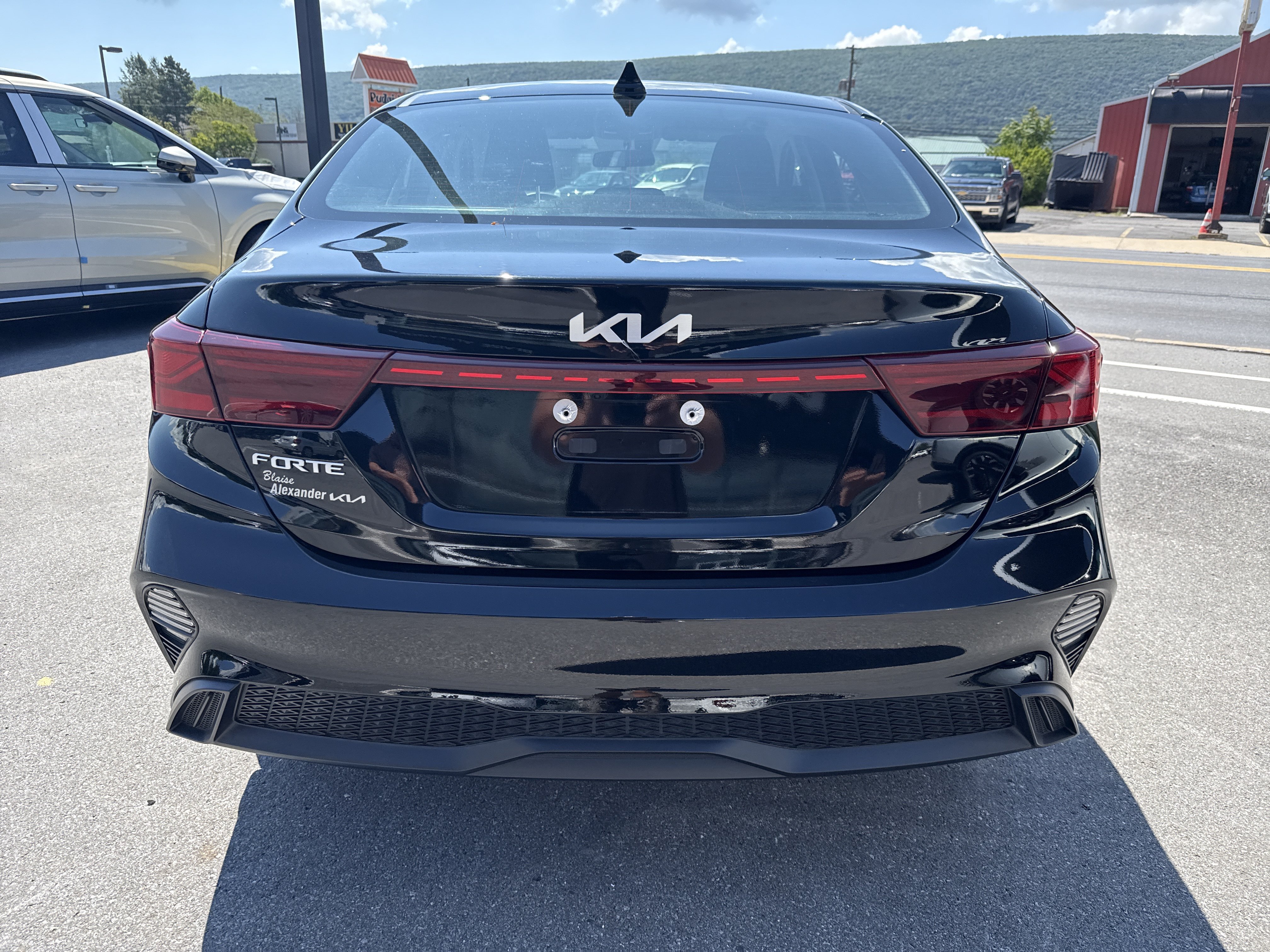 Certified 2024 Kia Forte LXS w/ LXS Technology Package FWD image 4