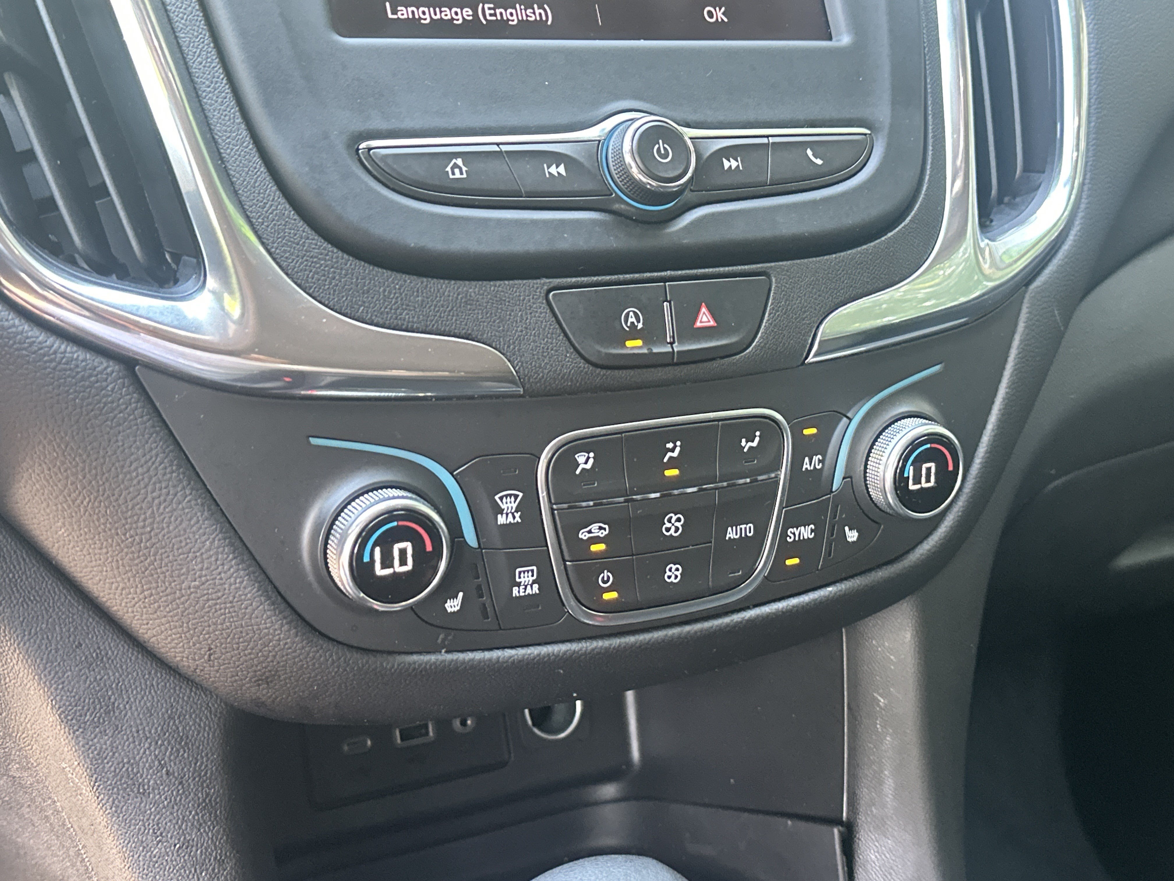 Used 2023 Chevrolet Equinox LT FWD image 28