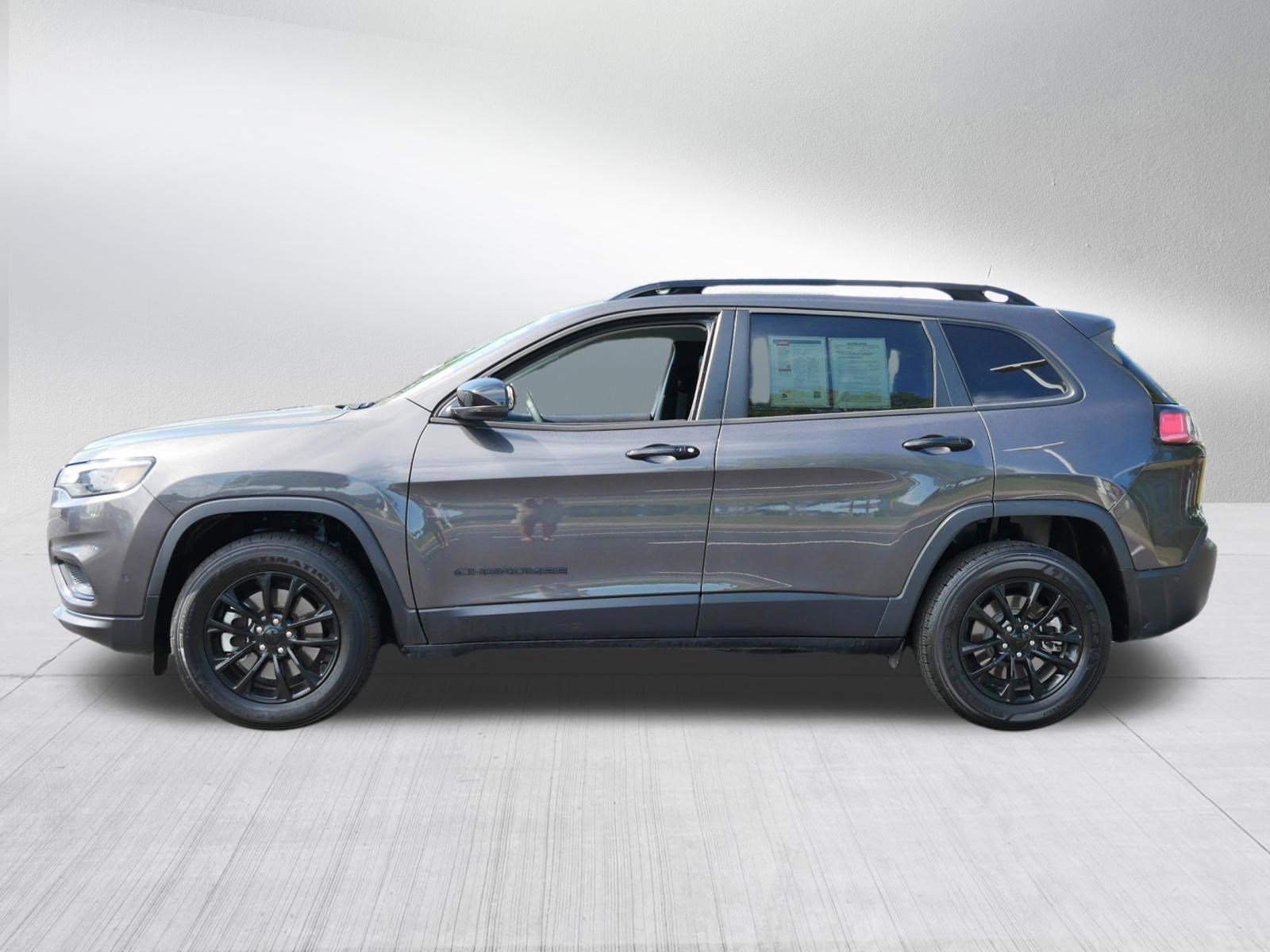 Used 2023 Jeep Cherokee Altitude Lux AWD/4WD image 4