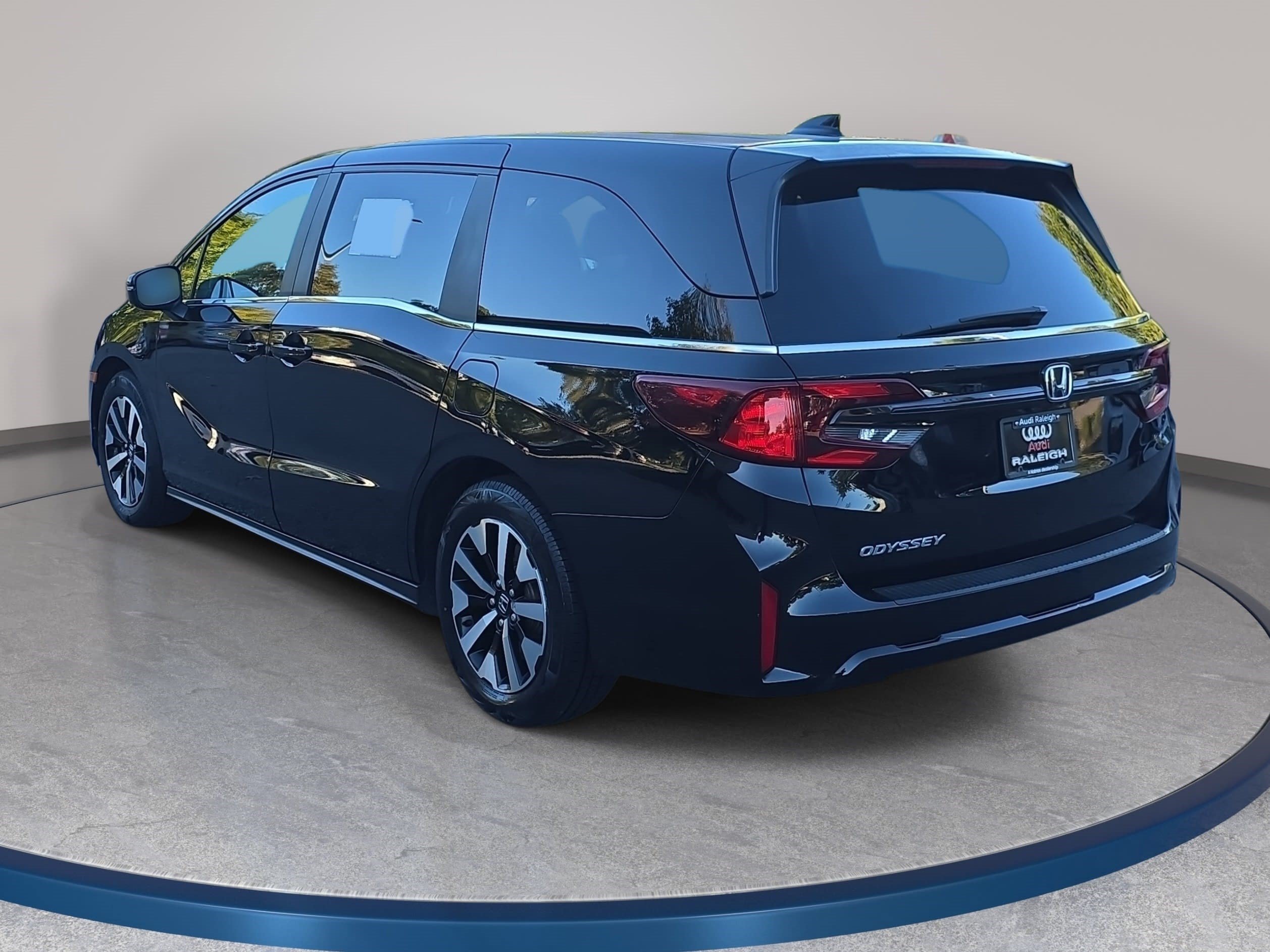 Used 2025 Honda Odyssey EX-L image 7