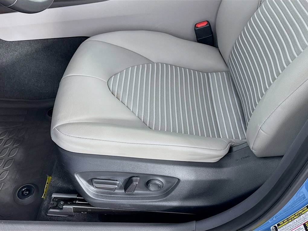 Used 2024 Toyota Camry SE w/ Cold Weather Package image 22