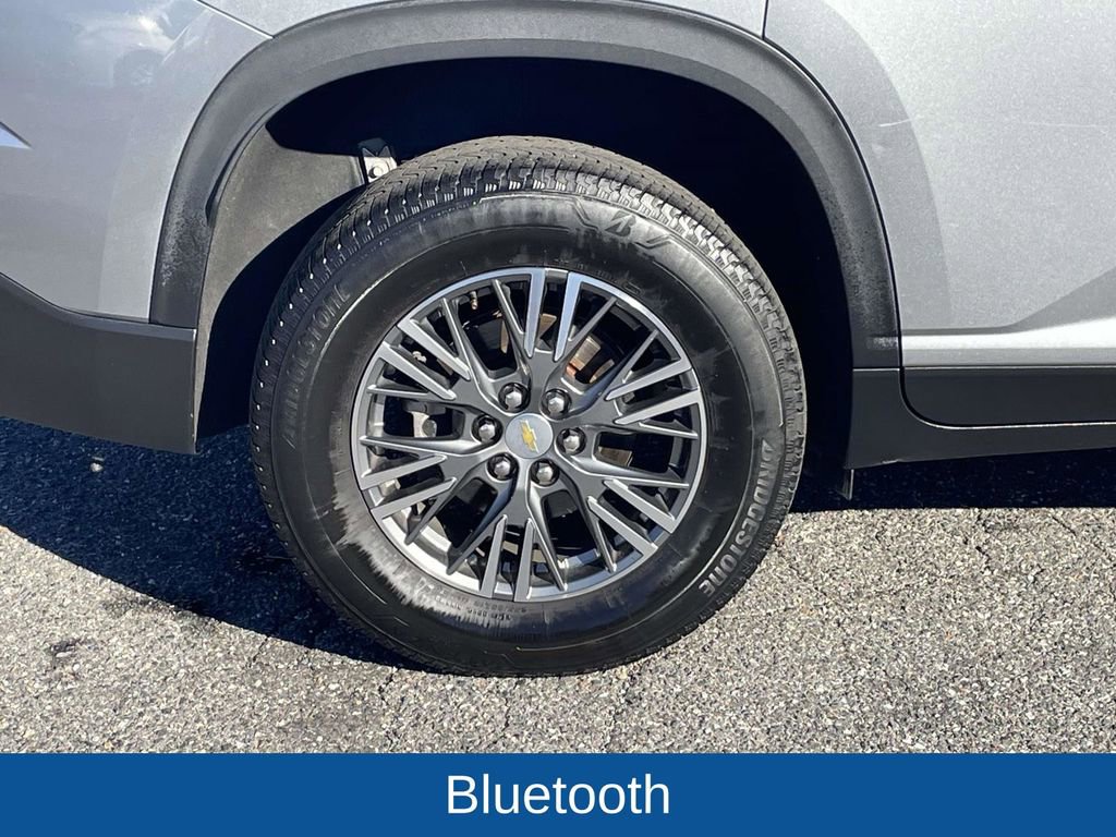 Used 2024 Chevrolet Traverse LT image 12