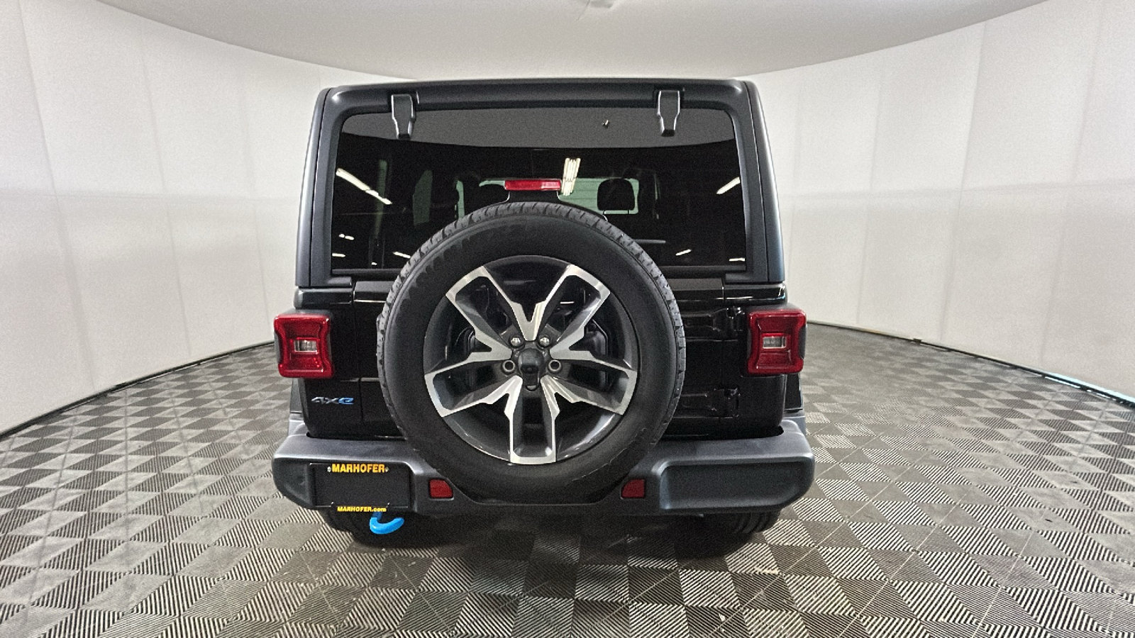 Used 2024 Jeep Wrangler Unlimited w/ Convenience Group AWD/4WD image 4