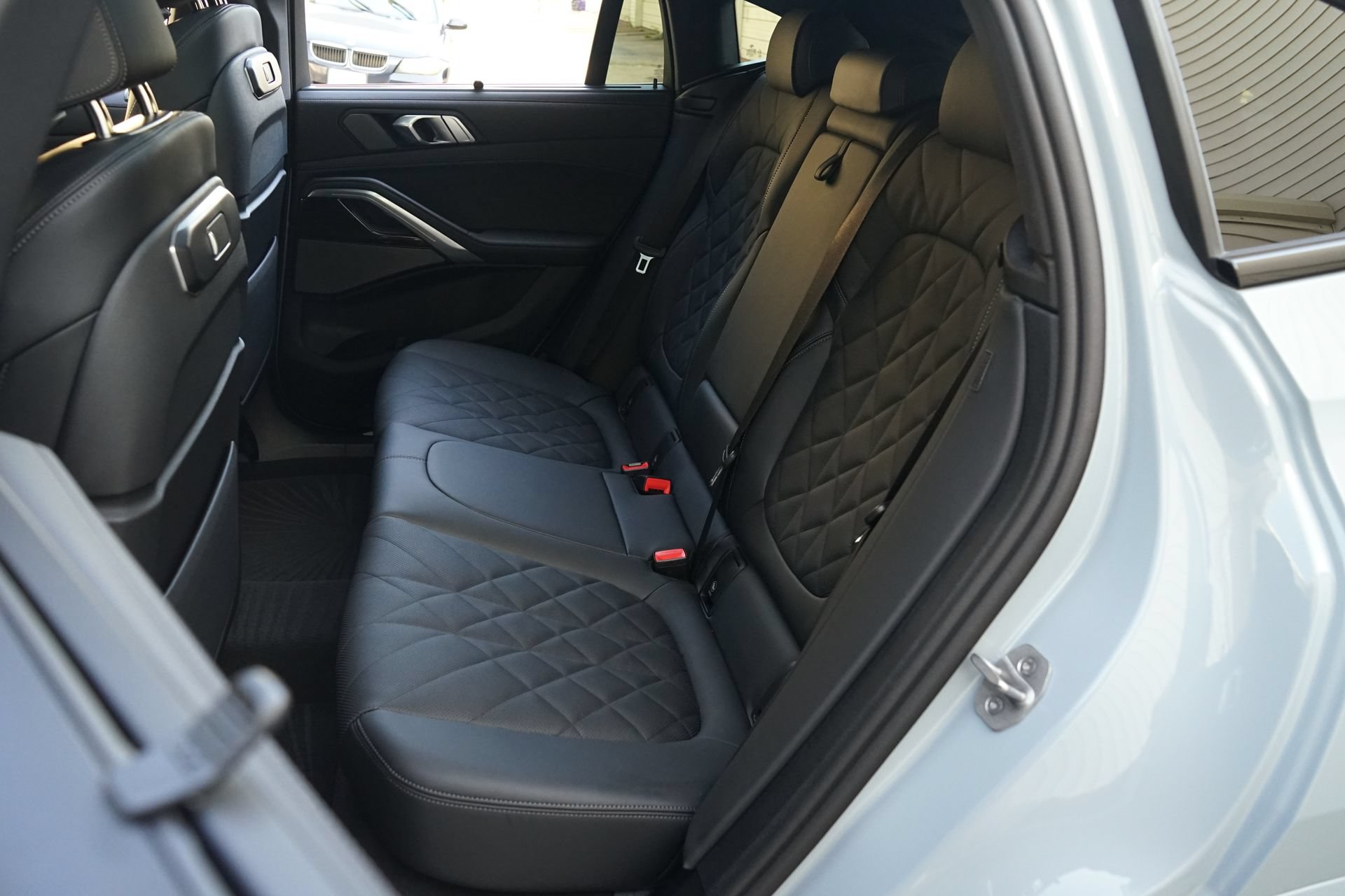 Used 2026 BMW X6 xDrive40i AWD/4WD image 14