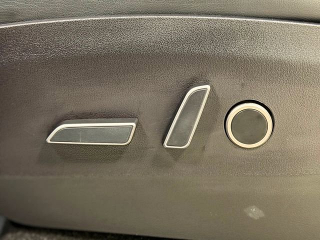 Used 2022 Tesla Model Y Performance image 19