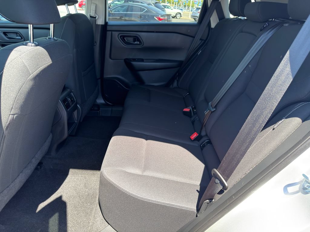 Used 2024 Nissan Rogue S FWD image 29