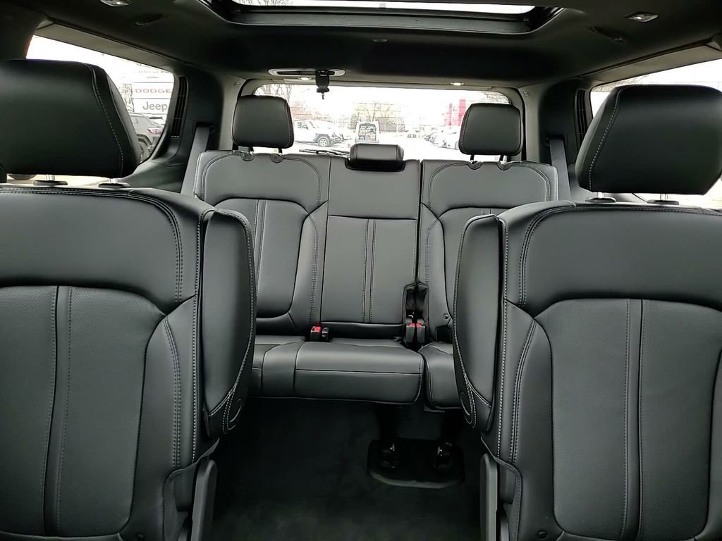 New 2026 Jeep Grand Wagoneer 4WD image 31