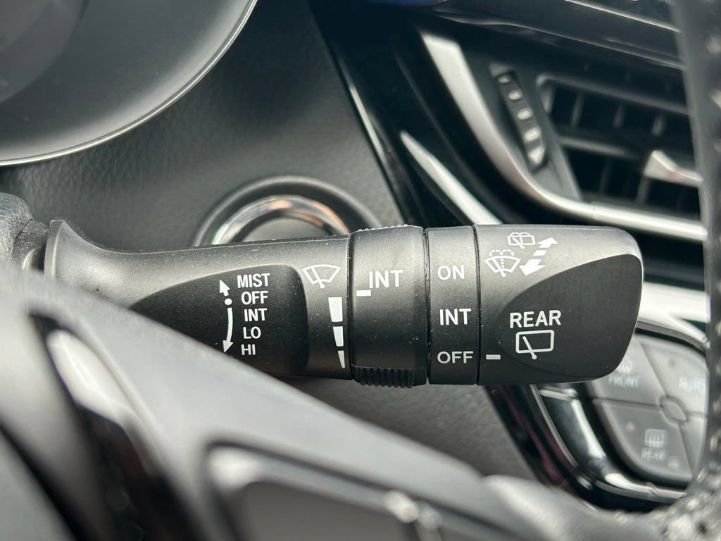 Used 2021 Toyota C-HR XLE FWD image 26
