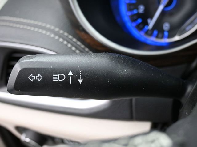 Used 2023 Chrysler Pacifica Limited FWD image 38