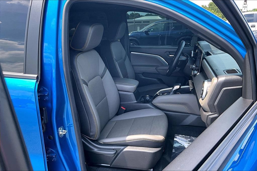 Used 2023 Chevrolet Colorado ZR2 w/ ZR2 Convenience Package III AWD/4WD image 32