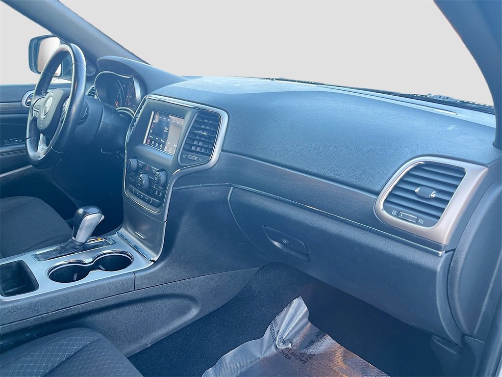 Used 2021 Jeep Grand Cherokee Laredo image 27