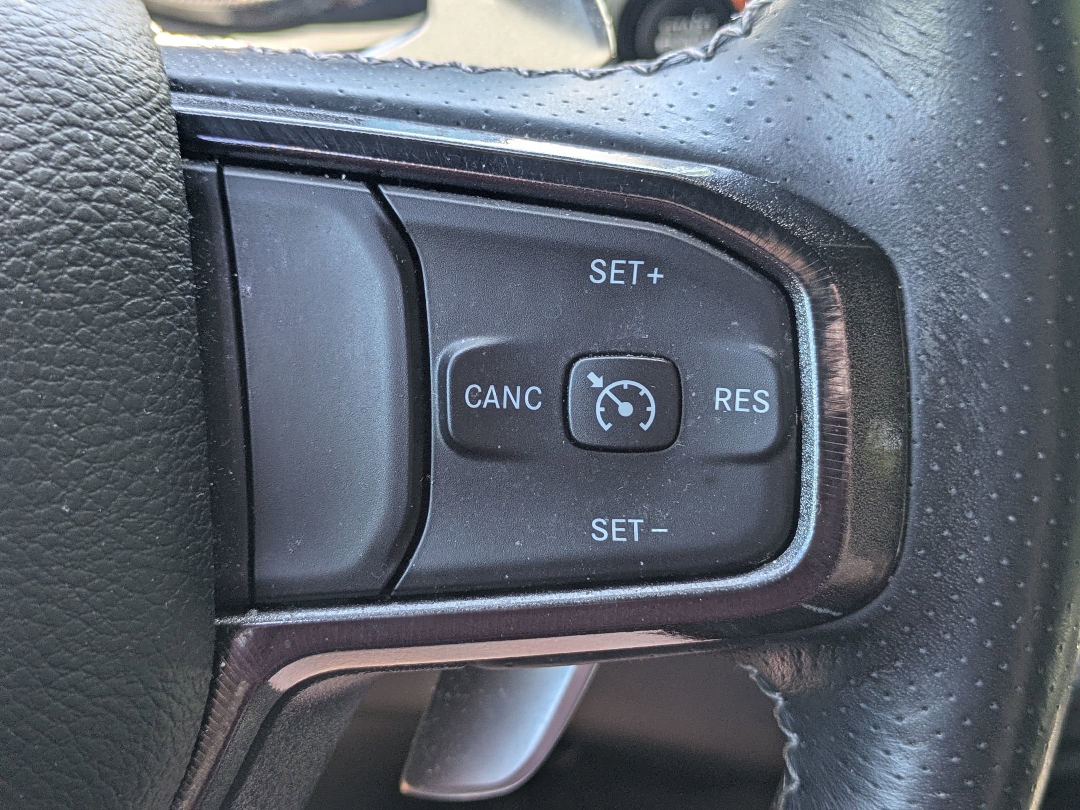 Used 2022 RAM 1500 Laramie AWD/4WD image 17