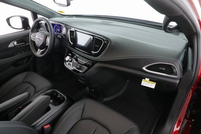 New 2026 Chrysler Pacifica Select image 33