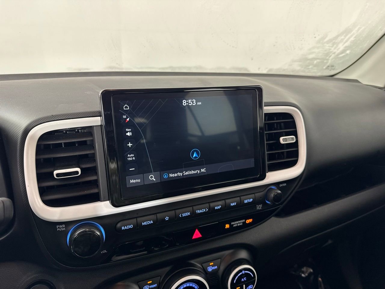 Used 2024 Hyundai Venue Limited image 14