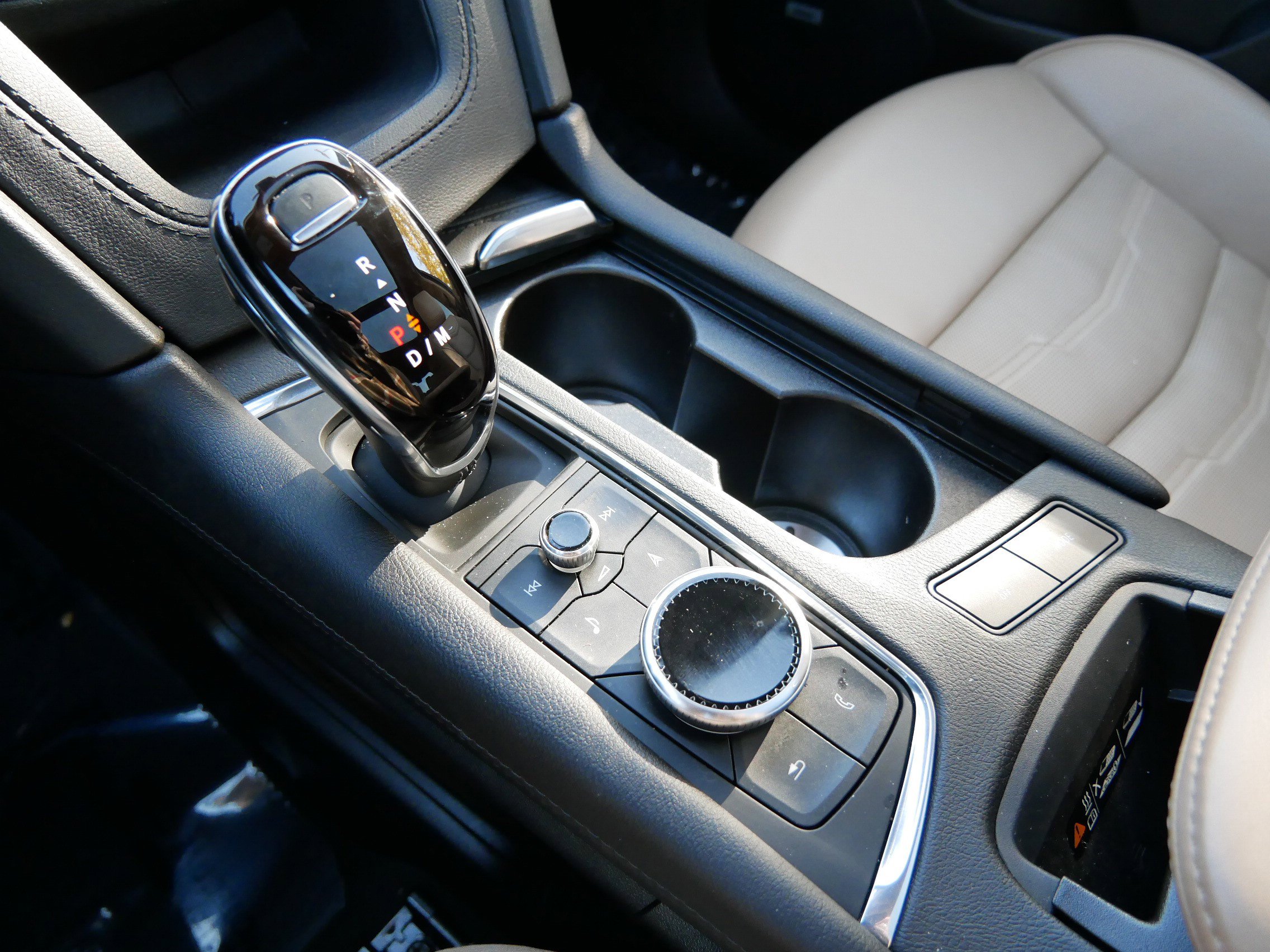 Used 2024 Cadillac XT6 Sport w/ Platinum Package image 22