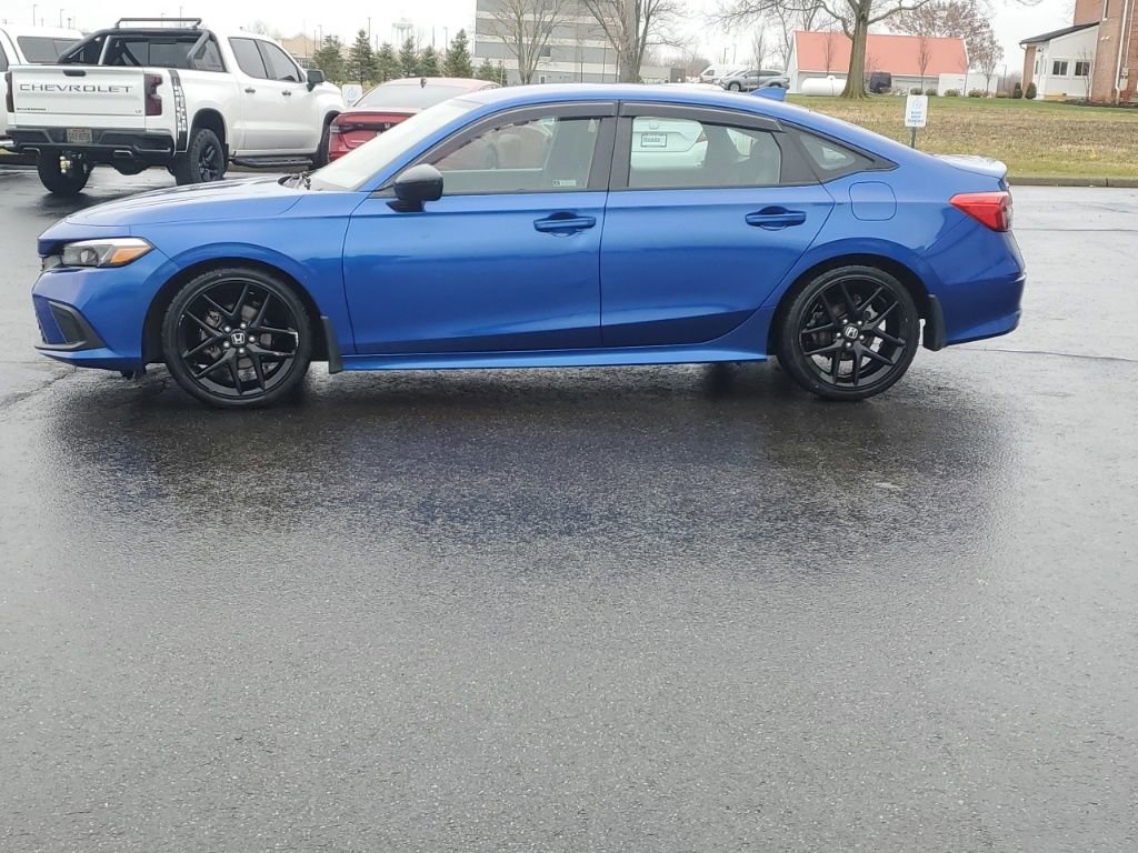 Used 2023 Honda Civic Sport image 4