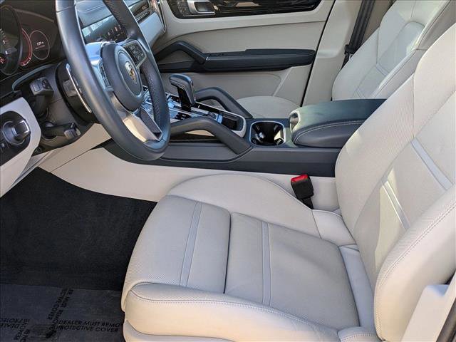 Used 2022 Porsche Cayenne image 17