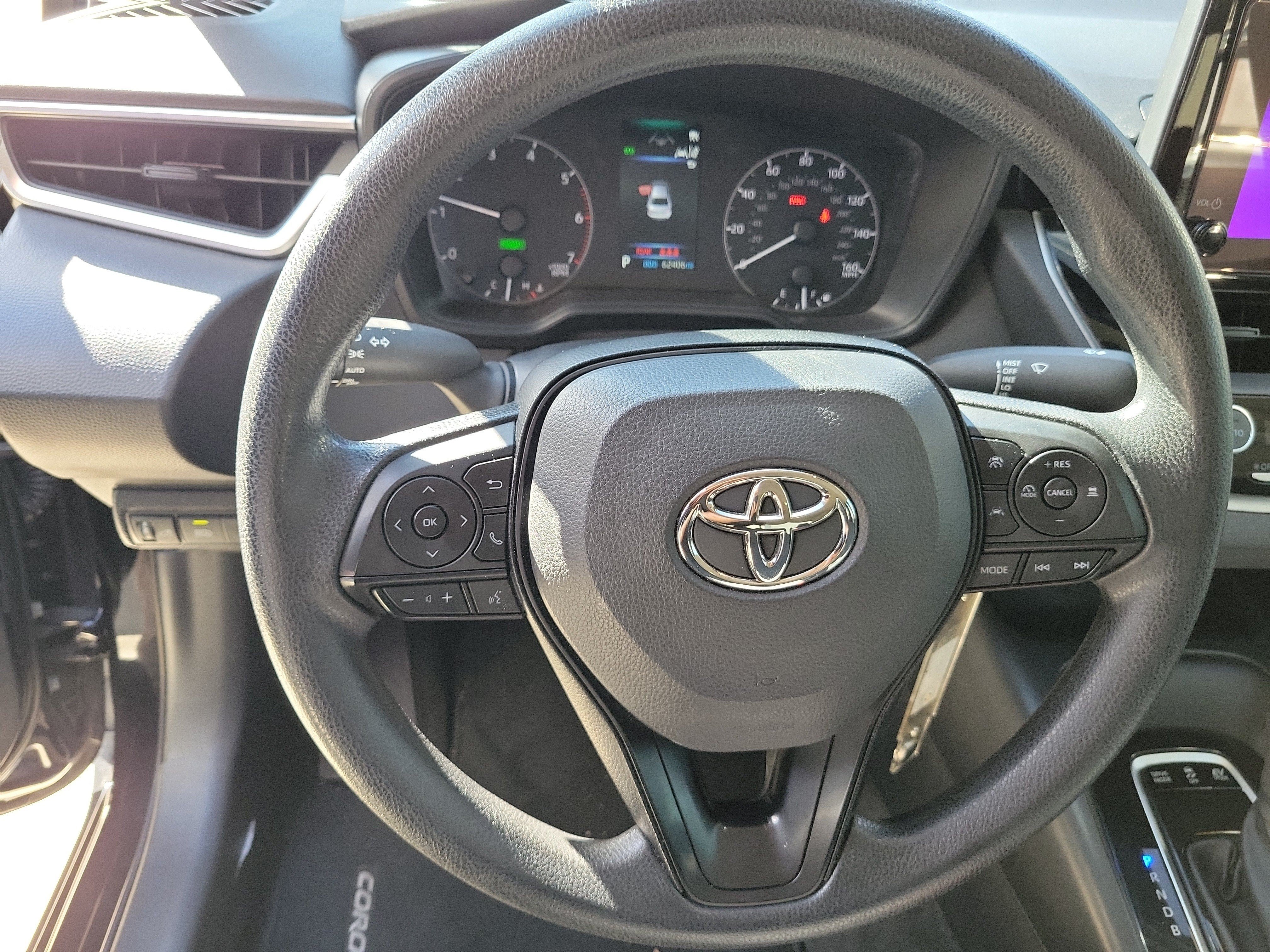 Used 2025 Toyota Corolla LE FWD image 25