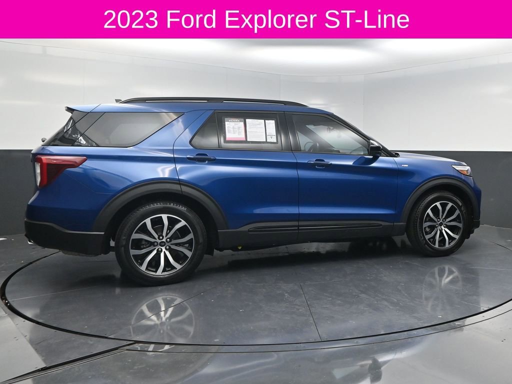 Used 2023 Ford Explorer ST-Line w/ Class IV Trailer Tow Package image 4
