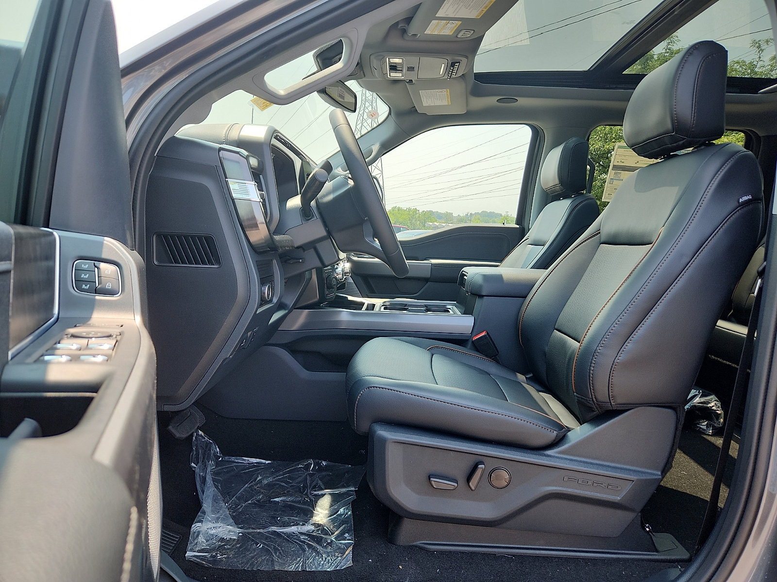 New 2026 Ford F250 Lariat w/ Tremor Off-Road Package AWD/4WD image 9