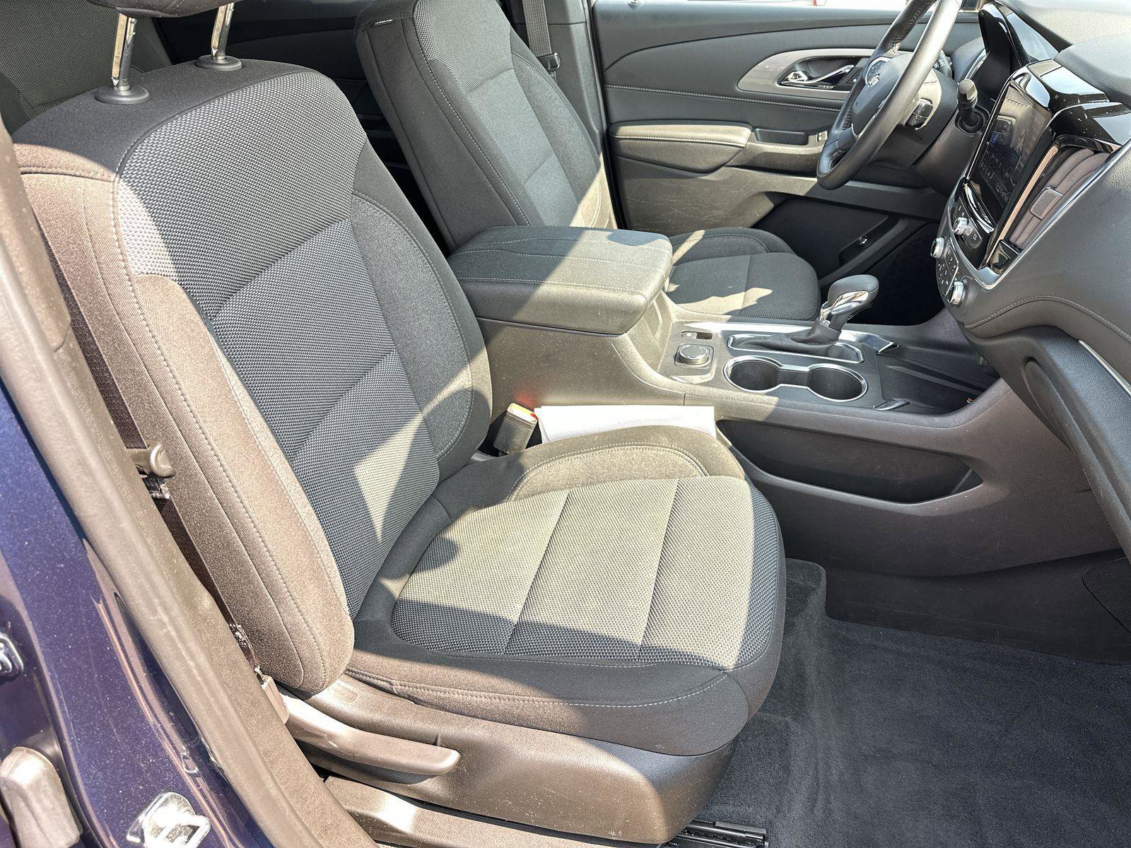 Used 2022 Chevrolet Traverse LT image 28