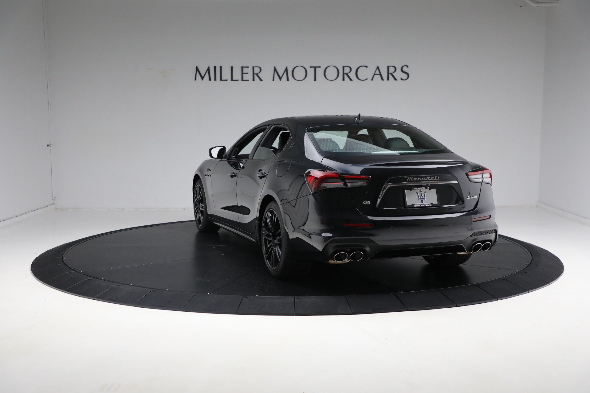 Certified 2024 Maserati Ghibli Modena Q4 AWD/4WD image 11