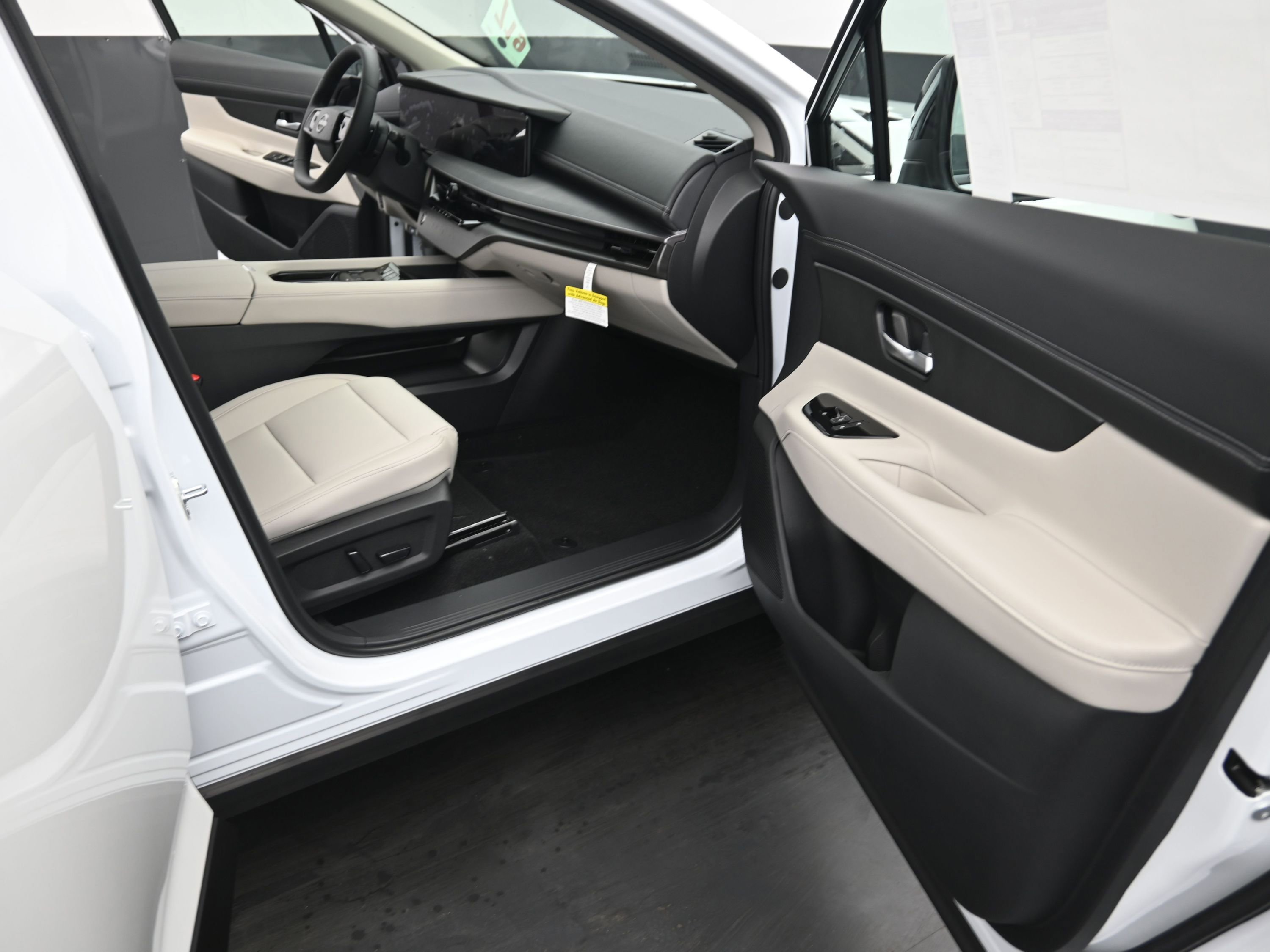 New 2025 Nissan Murano SV w/ Cargo Package image 18