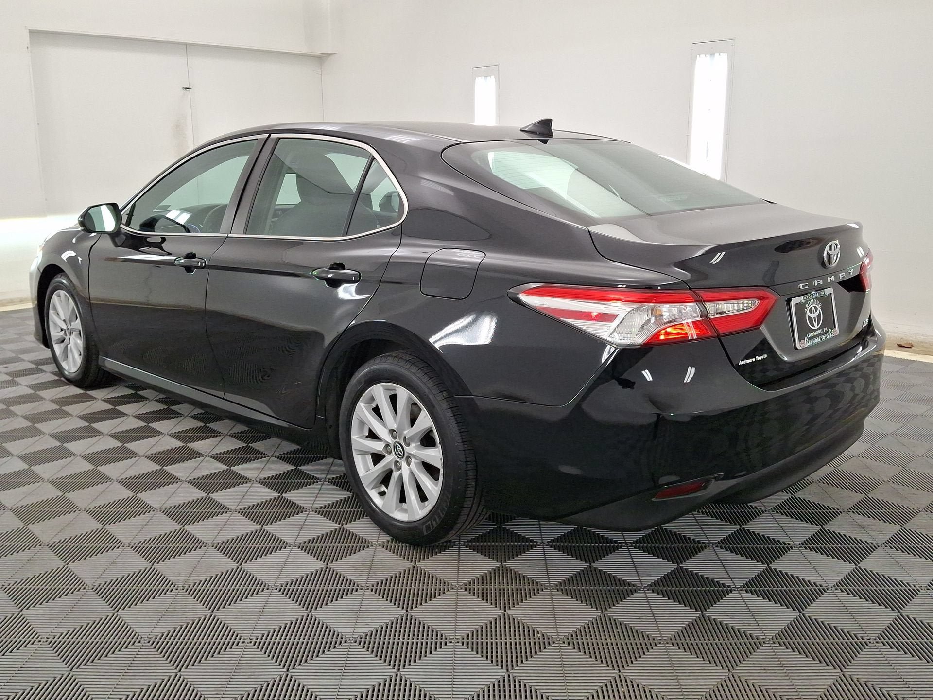 Used 2020 Toyota Camry LE FWD image 21