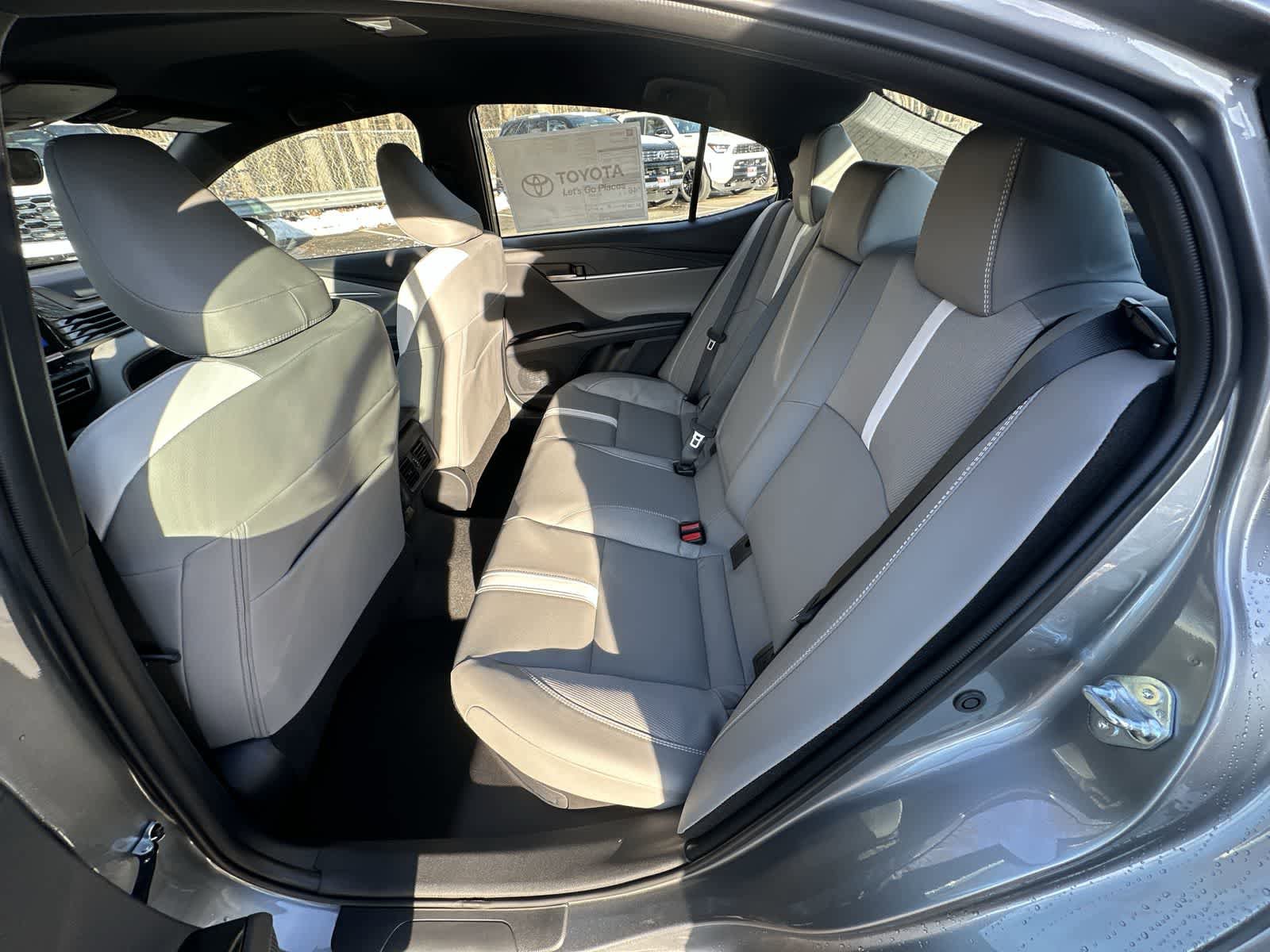 Used 2026 Toyota Camry SE w/ Convenience Package FWD image 15