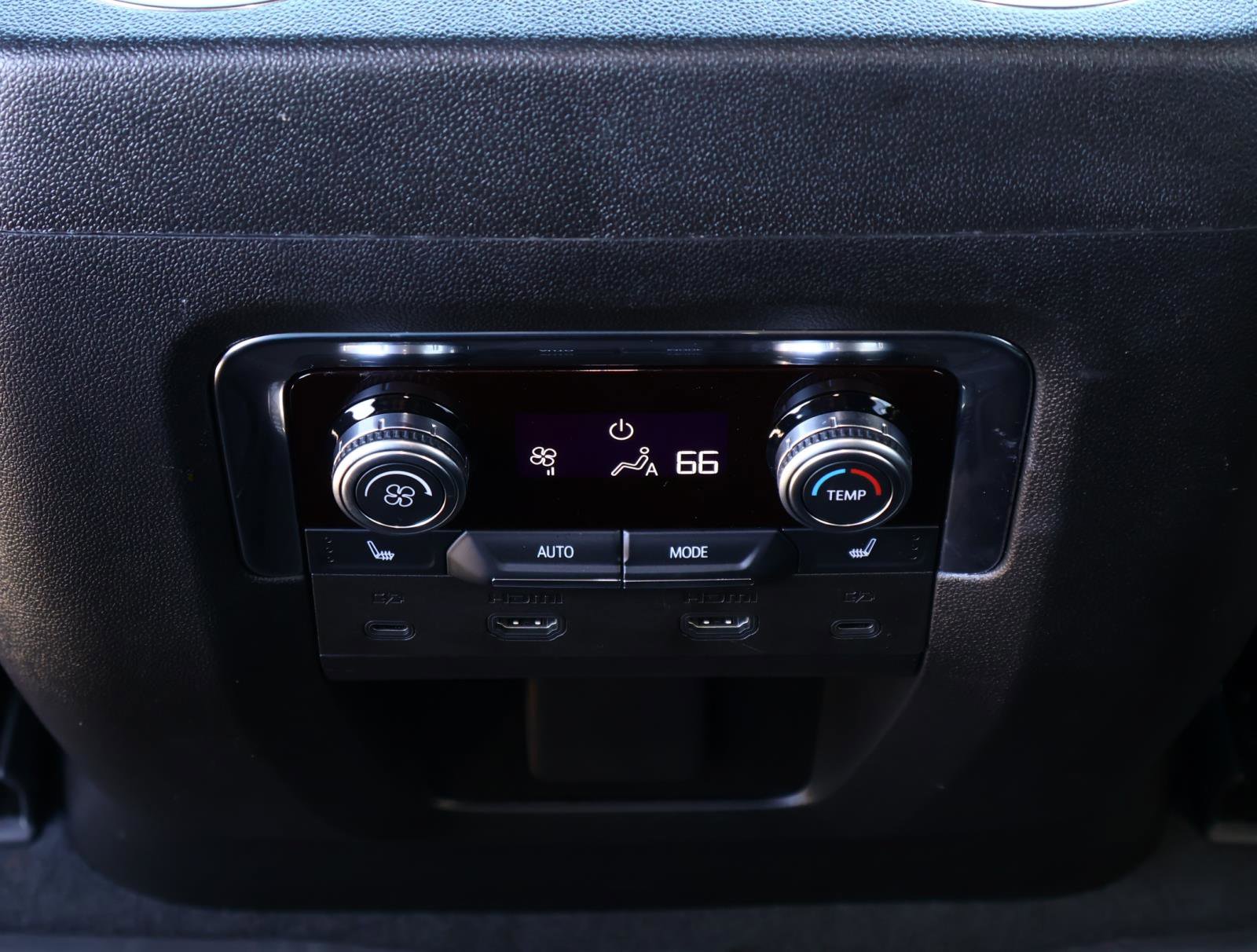 Used 2026 GMC Yukon AT4 w/ AT4 Premium Plus Package AWD/4WD image 16