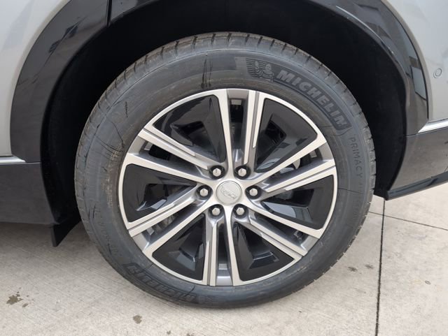 New 2026 Cadillac Lyriq Premium Luxury image 24