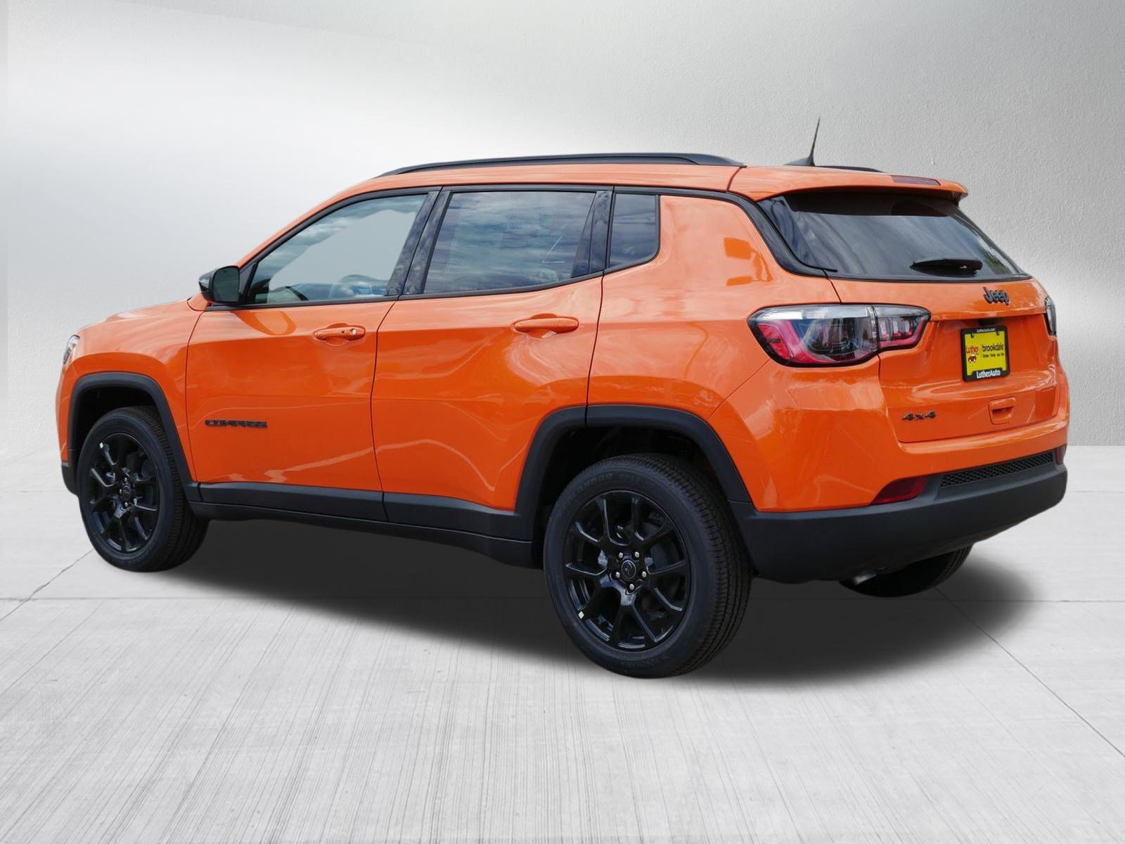 New 2026 Jeep Compass Latitude AWD/4WD image 5